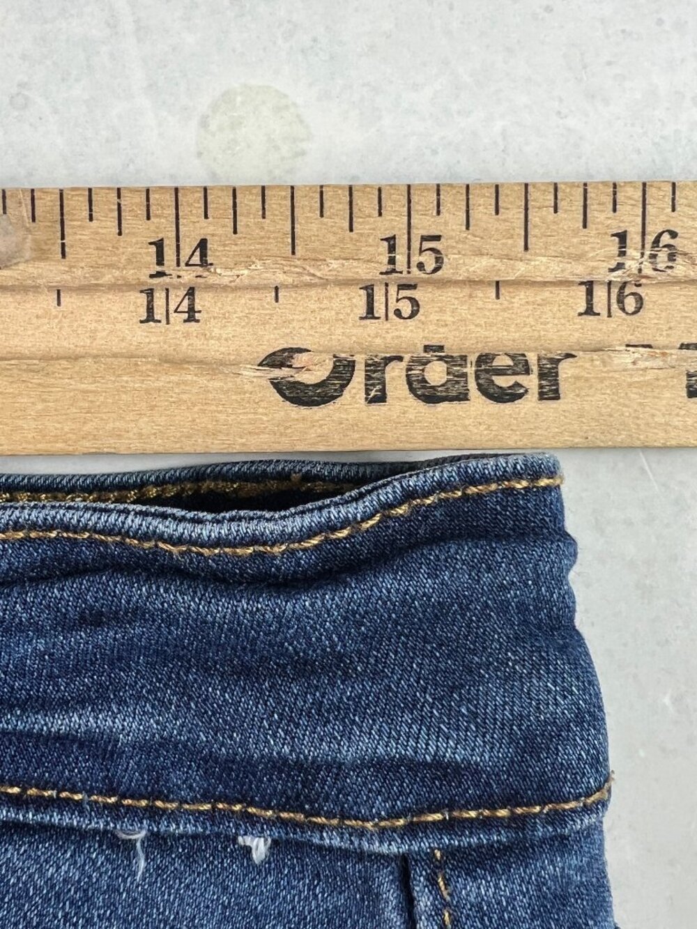 Judy Blue Shorts Women's 31* Mid Rise Blue Faded Distressed Denim Jorts Tag L - Picture 16 of 16